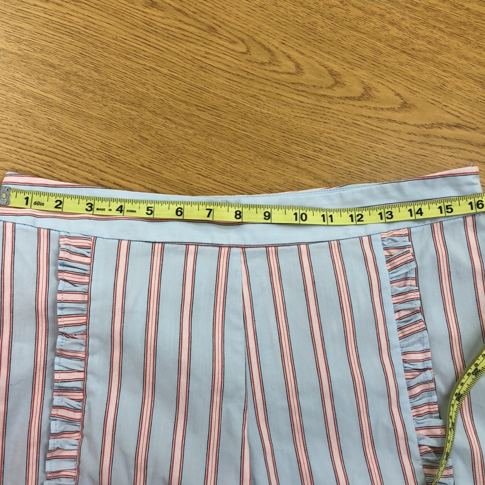Loft Striped Ruffle Shorts Size 4 - Picture 6 of 8